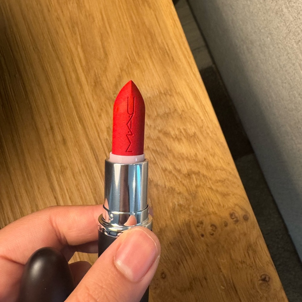 MAC Matte Lipstick bundle - Picture 5 of 16